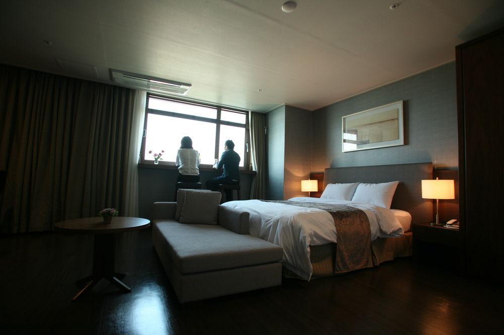 Hyunjin Tourist Hotel Donghae Extérieur photo