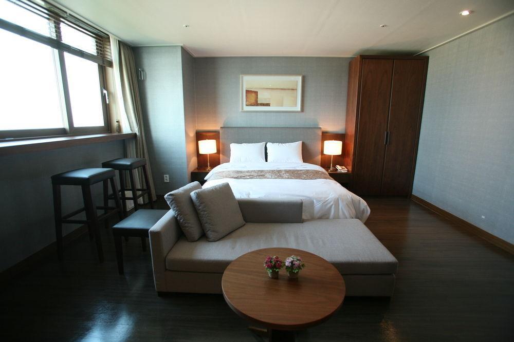 Hyunjin Tourist Hotel Donghae Extérieur photo