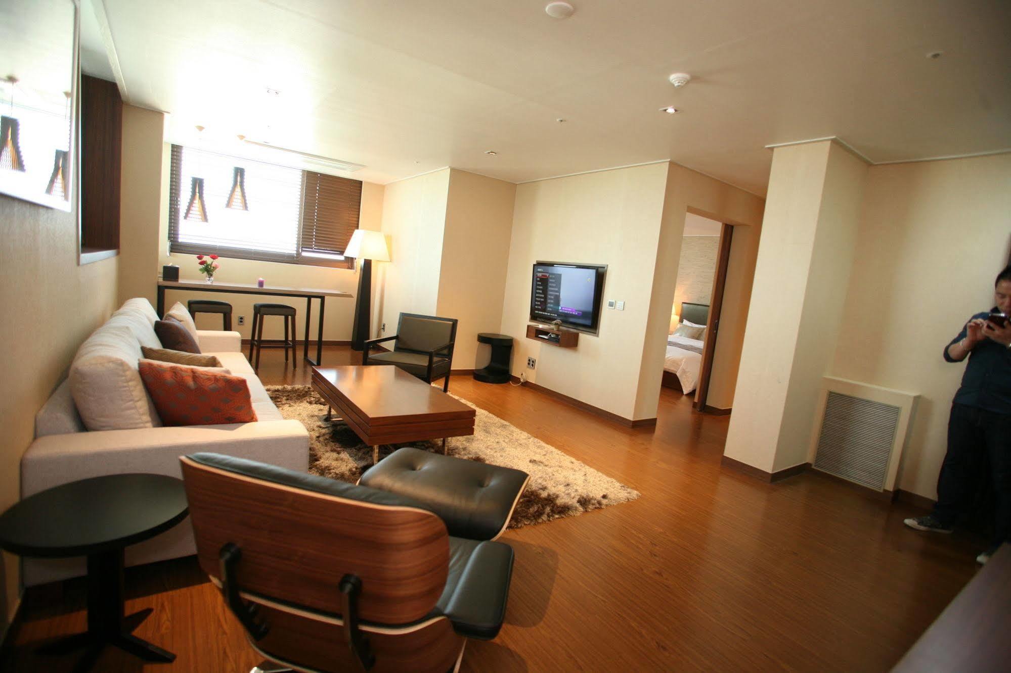 Hyunjin Tourist Hotel Donghae Extérieur photo