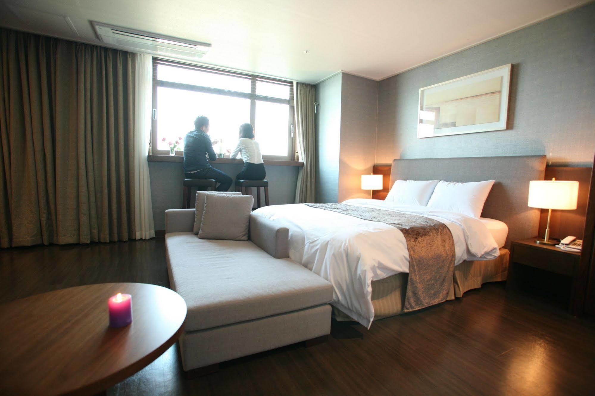 Hyunjin Tourist Hotel Donghae Extérieur photo