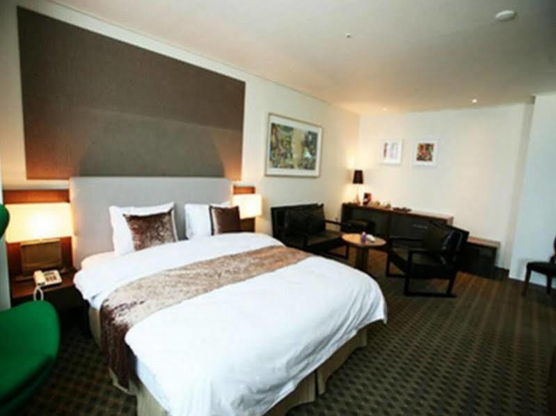 Hyunjin Tourist Hotel Donghae Extérieur photo