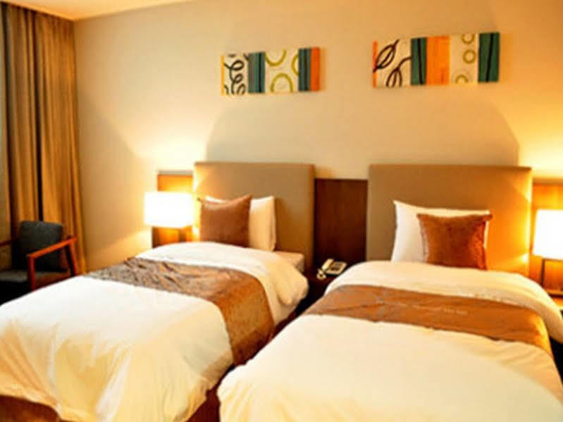Hyunjin Tourist Hotel Donghae Extérieur photo