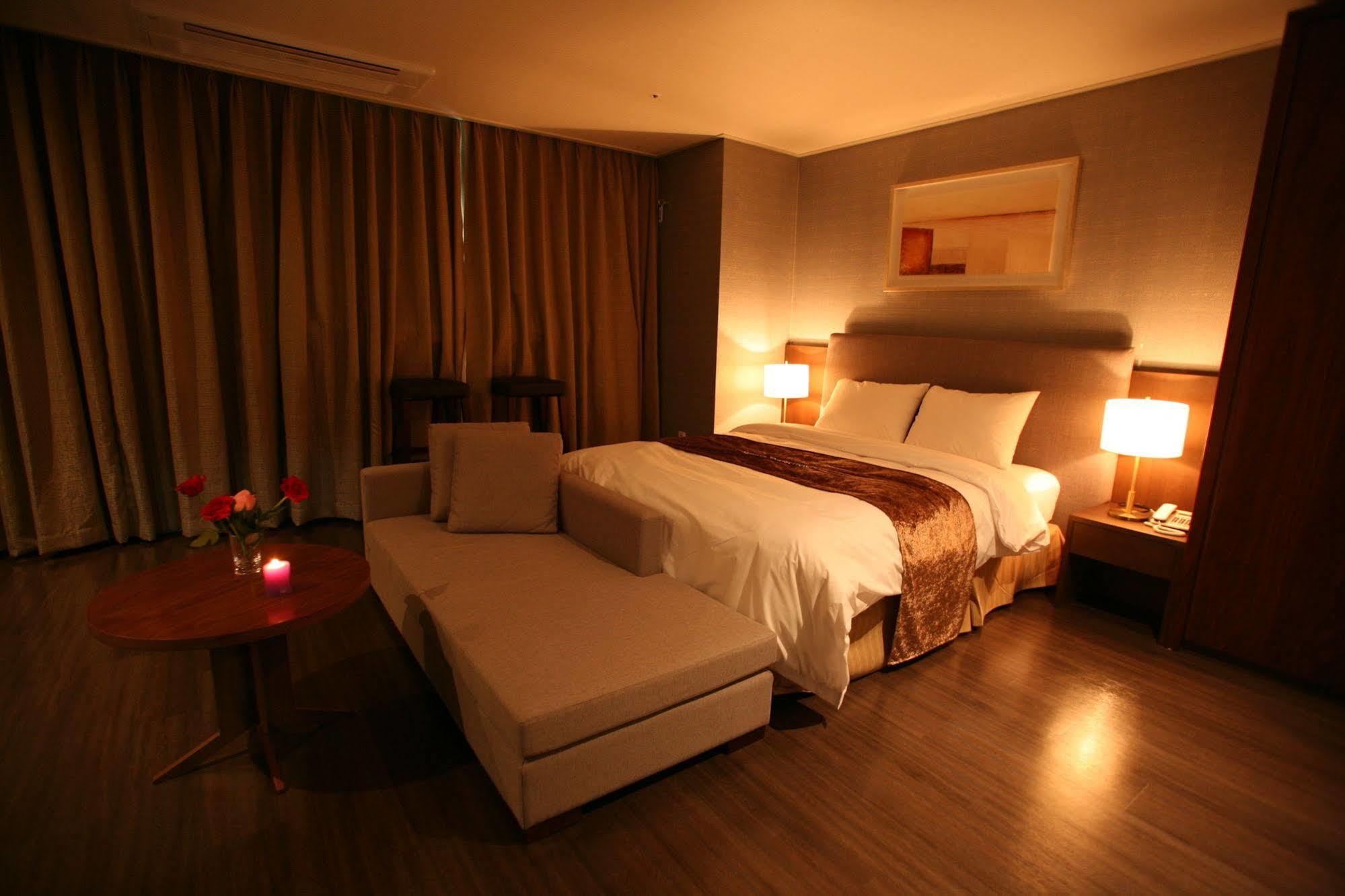 Hyunjin Tourist Hotel Donghae Extérieur photo