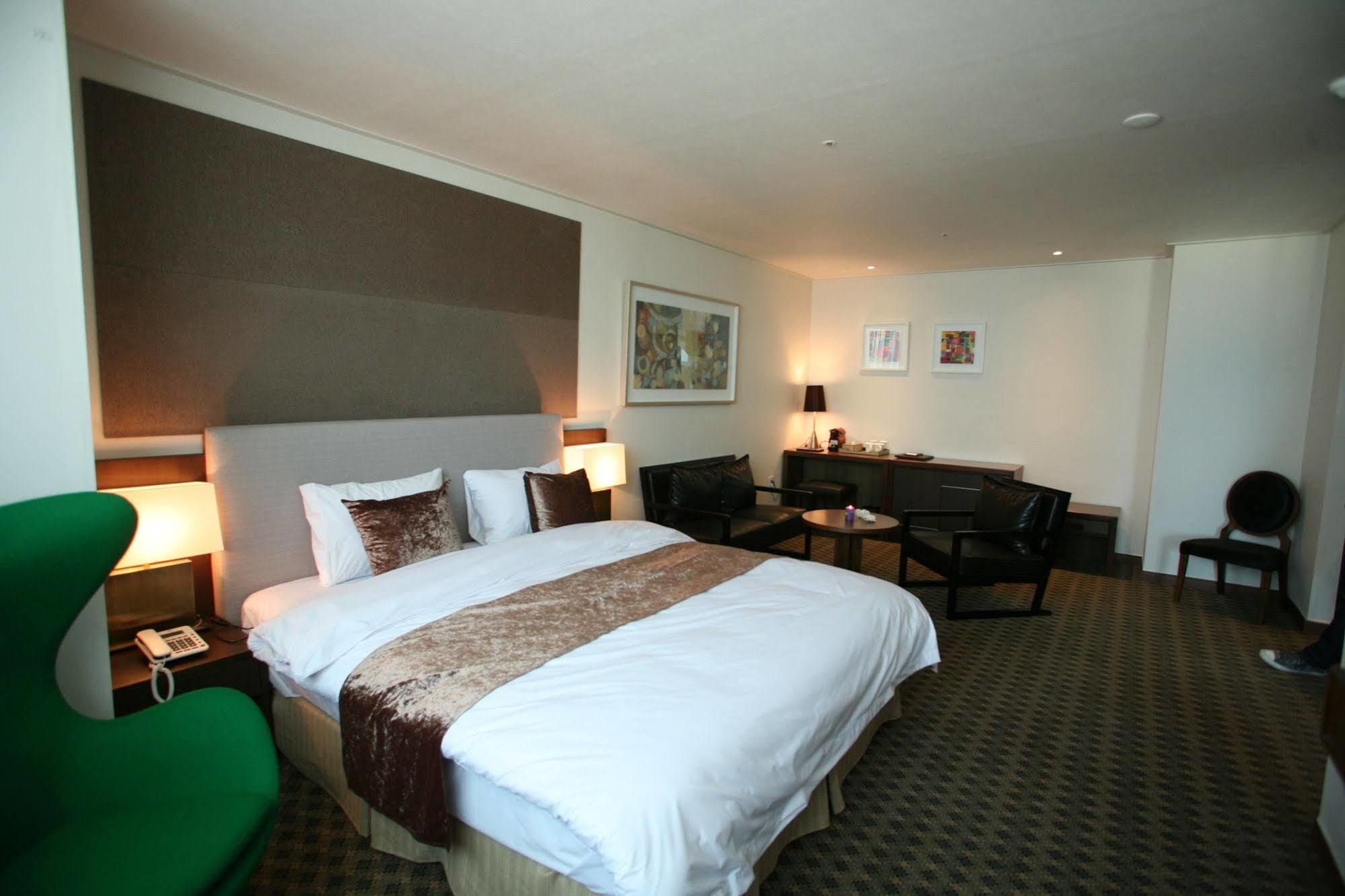 Hyunjin Tourist Hotel Donghae Extérieur photo