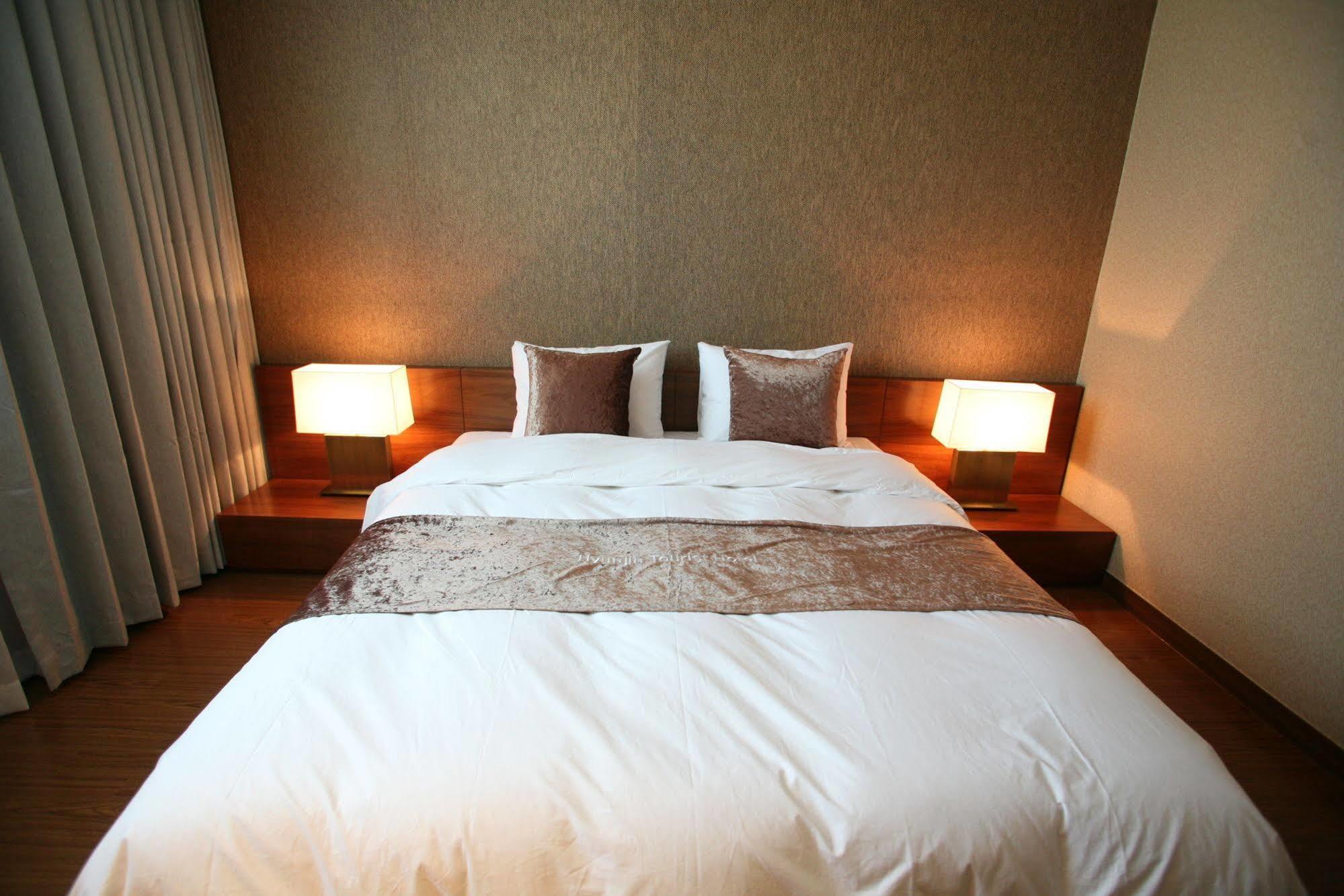 Hyunjin Tourist Hotel Donghae Extérieur photo
